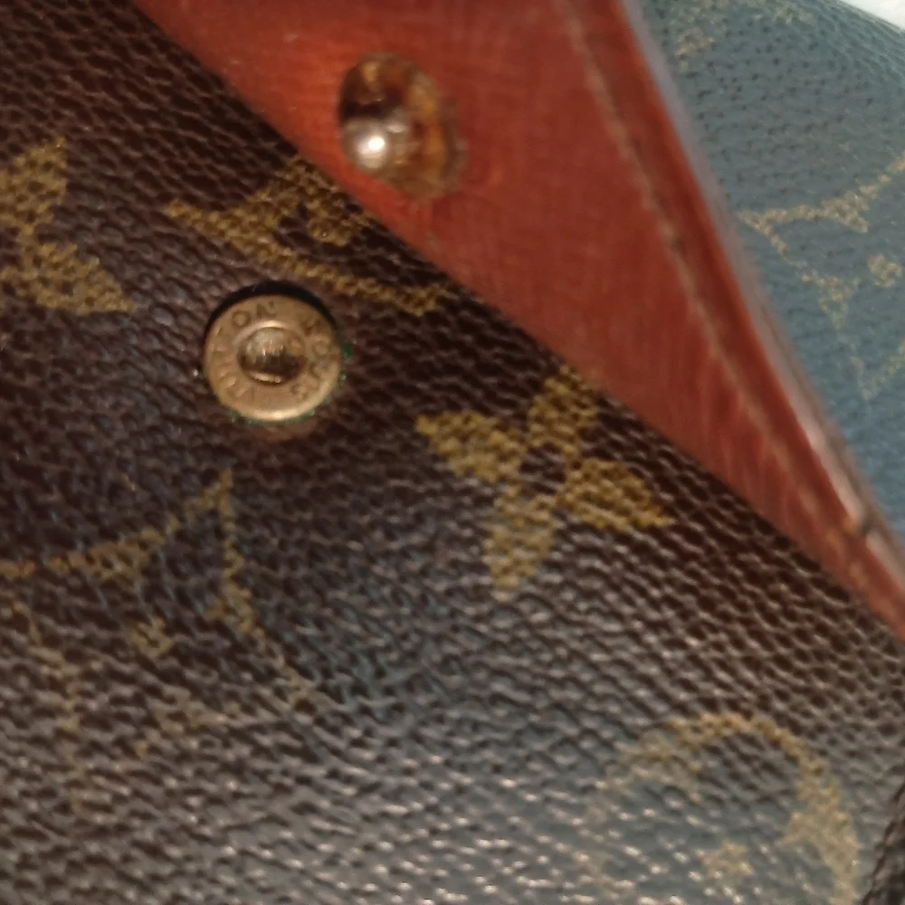 Authentic Louis Vuitton Monogram Elise Wallet